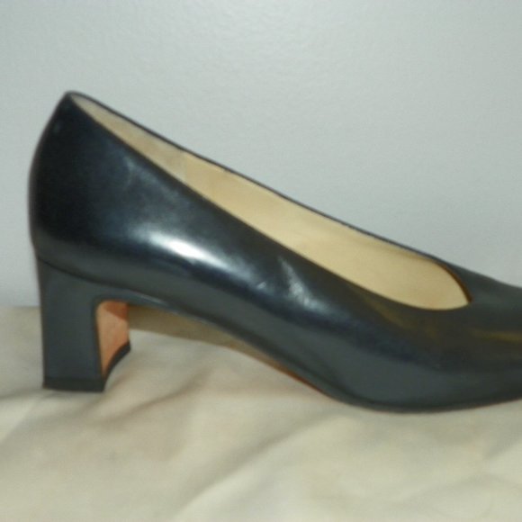AMALFI Black Leather Classic Pumps Sz 9 N - Picture 2 of 4